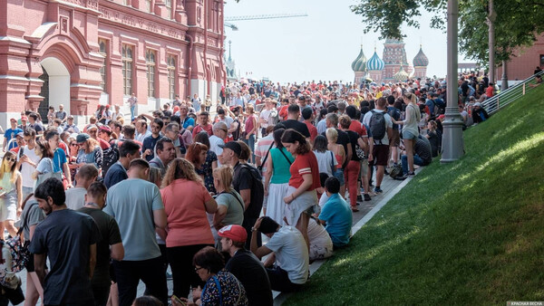 Очереди к Мавзолею Ленина