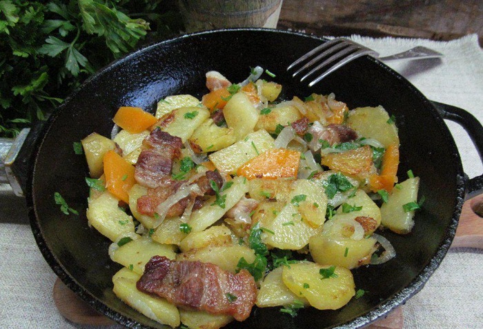 Такая картошка очень сытная и вкусная