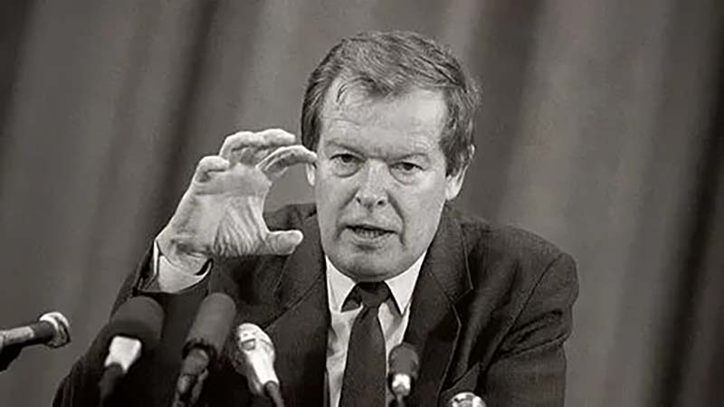 Министр - предатель: дело Бакатина