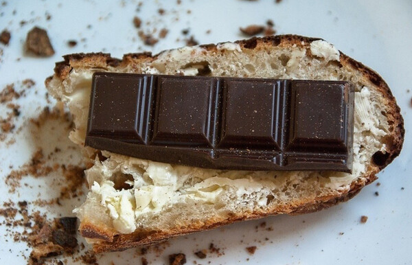 Шоколадные конфеты с хлебом Шоколадные конфеты с хлебом