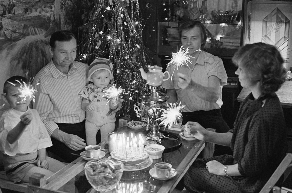 Новый год уже совсем не несет нам ощущение праздника Новый год уже совсем не несет нам ощущение праздника