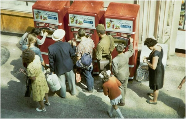 Автоматы с газированной водой были в каждом городе