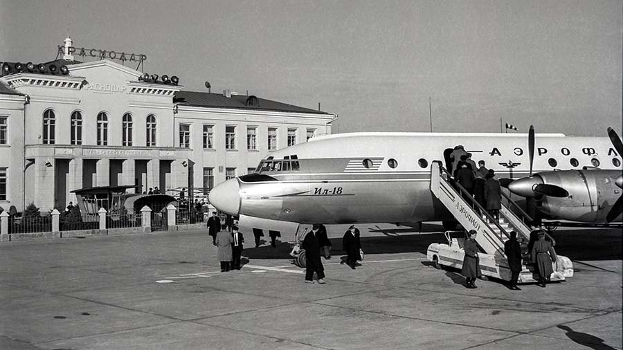 Советская авиация ИЛ-18