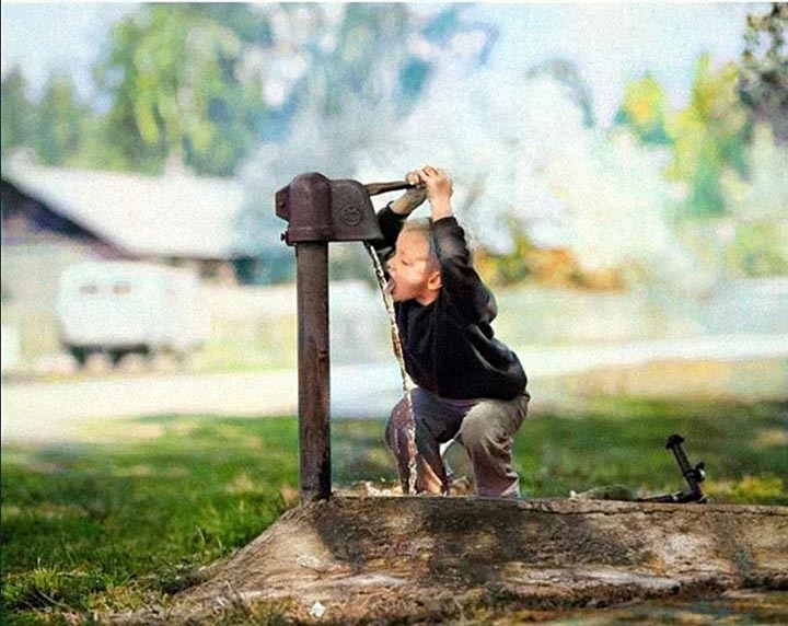 Попить прямо из колонки