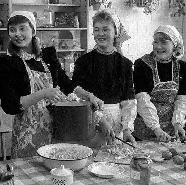 Уроки труда в советских школах